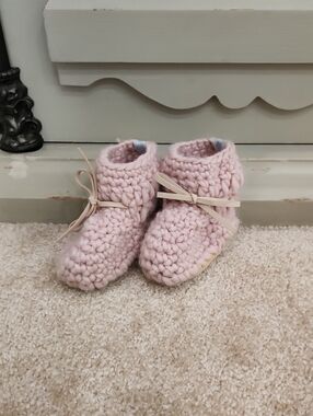 Beba Bean Baby Girl Pink Booties/ Moccasins Size 6 - 12 Months/ 5 Inch/ 13cm